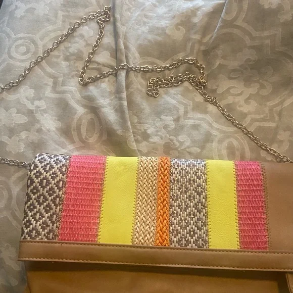 Clutch - Picture 2 of 4